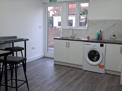 Room in a Shared House, Tudor Road, N9