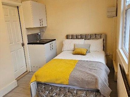 Studio Flat, Churchfields Road, BR3