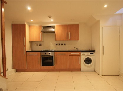 3 Bed Flat, Elias Place, SW8