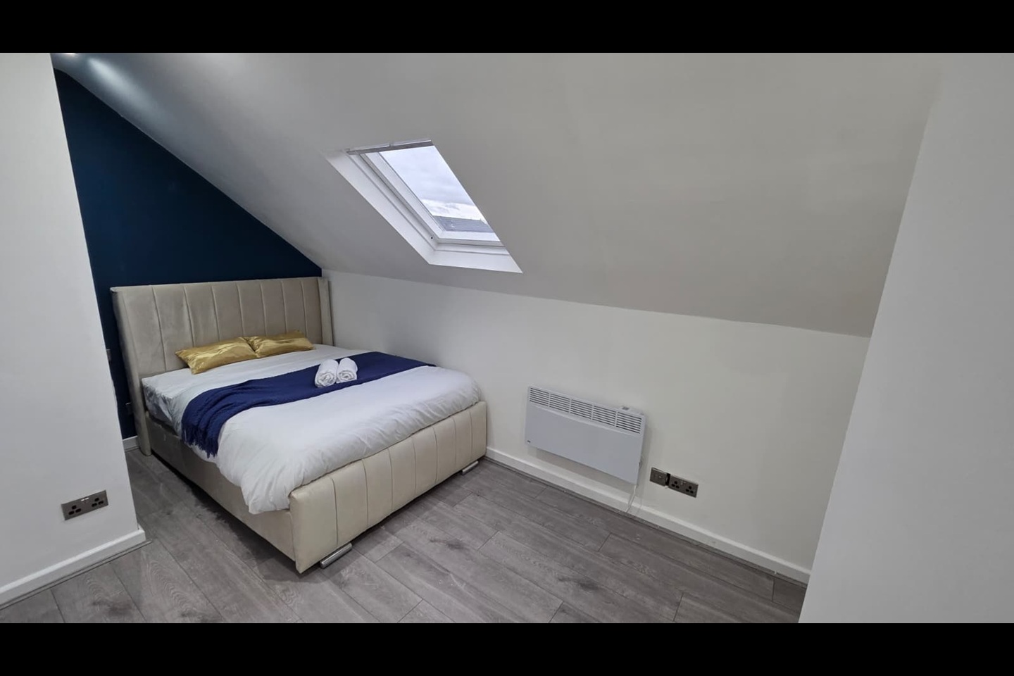 2 Bed Flat, Wortley Lodge, LS12 photo 2