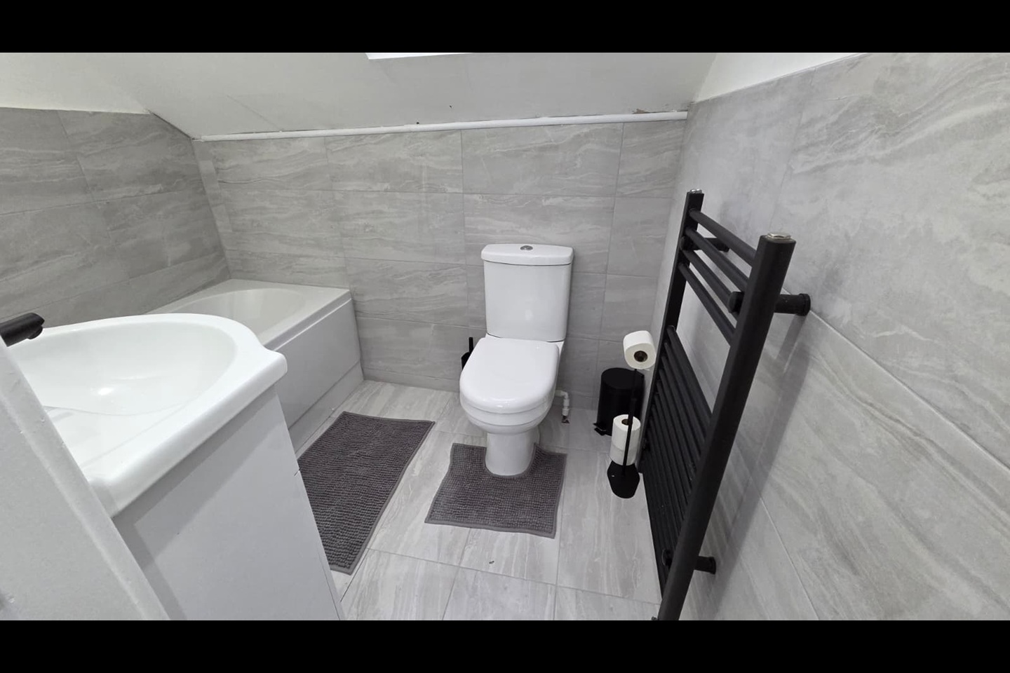 2 Bed Flat, Wortley Lodge, LS12 photo 5