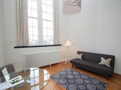 Studio Flat, Mcdonald Road, EH7