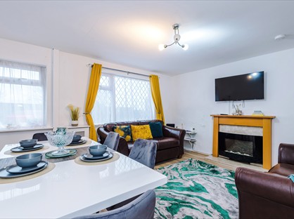 5 Bed Semi-Detached House, Chorley Rd, BL5