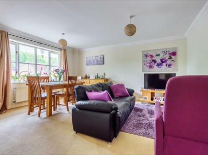 2 Bed Flat, Two Rivers Way, RG14
