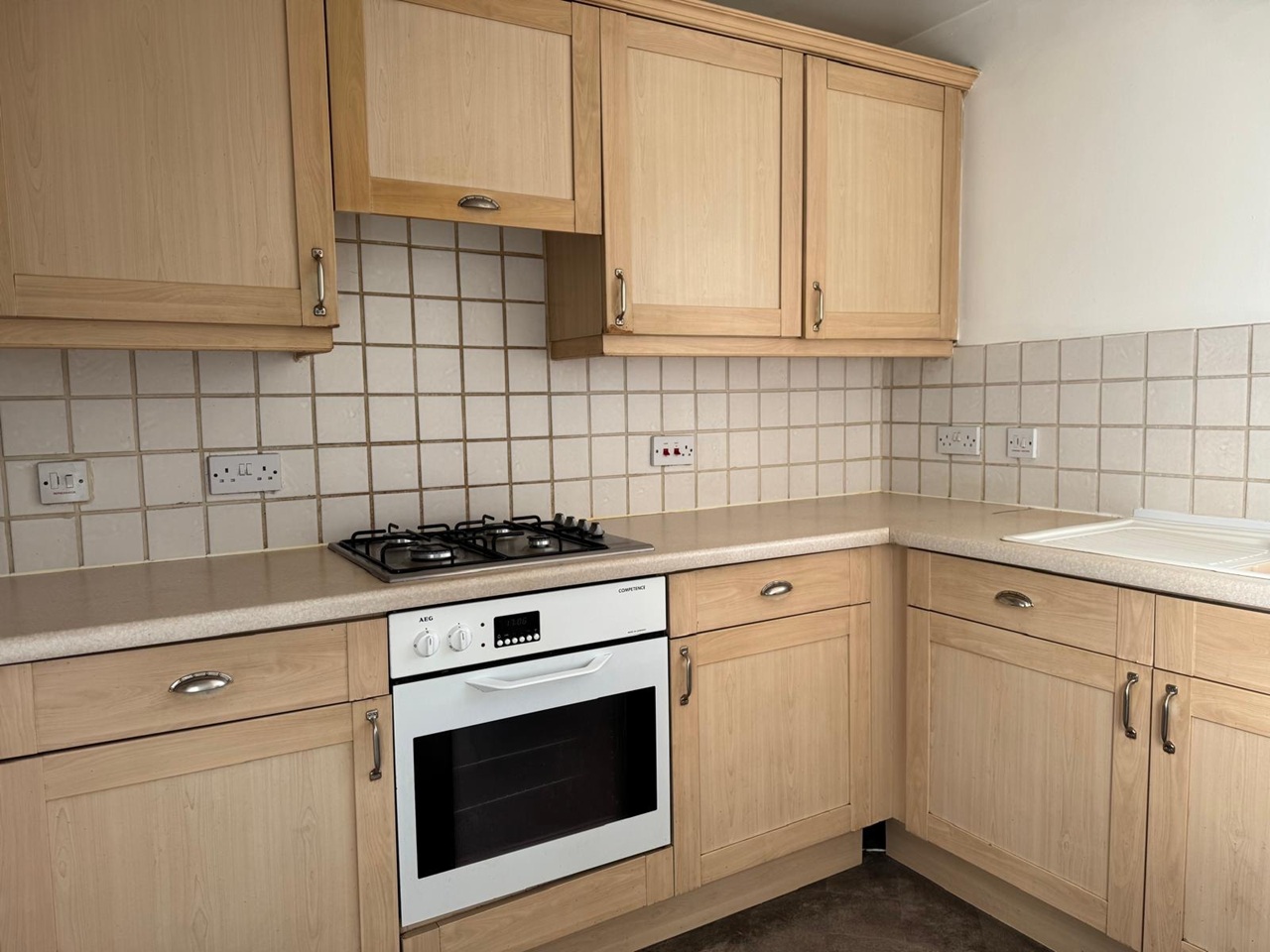 Newbury - 2 Bed Flat, Two Rivers Way, RG14 - To Rent Now for £1,225.00 p/m