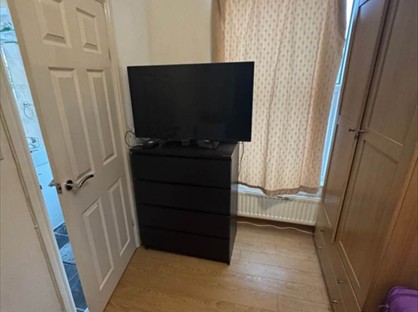 Room in a Shared House, Station Road, HA8