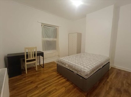 Room in a Shared House, Norway Street, M6