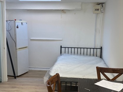 Room in a Shared Flat, Upper Green East, CR4