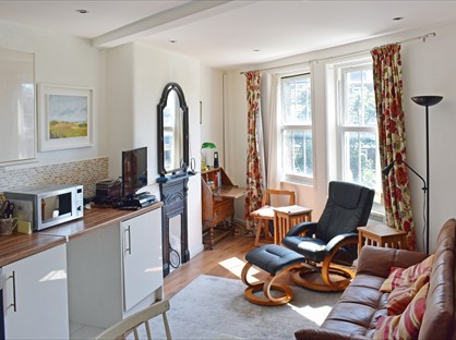 1 Bed Flat, The Priory, SE1