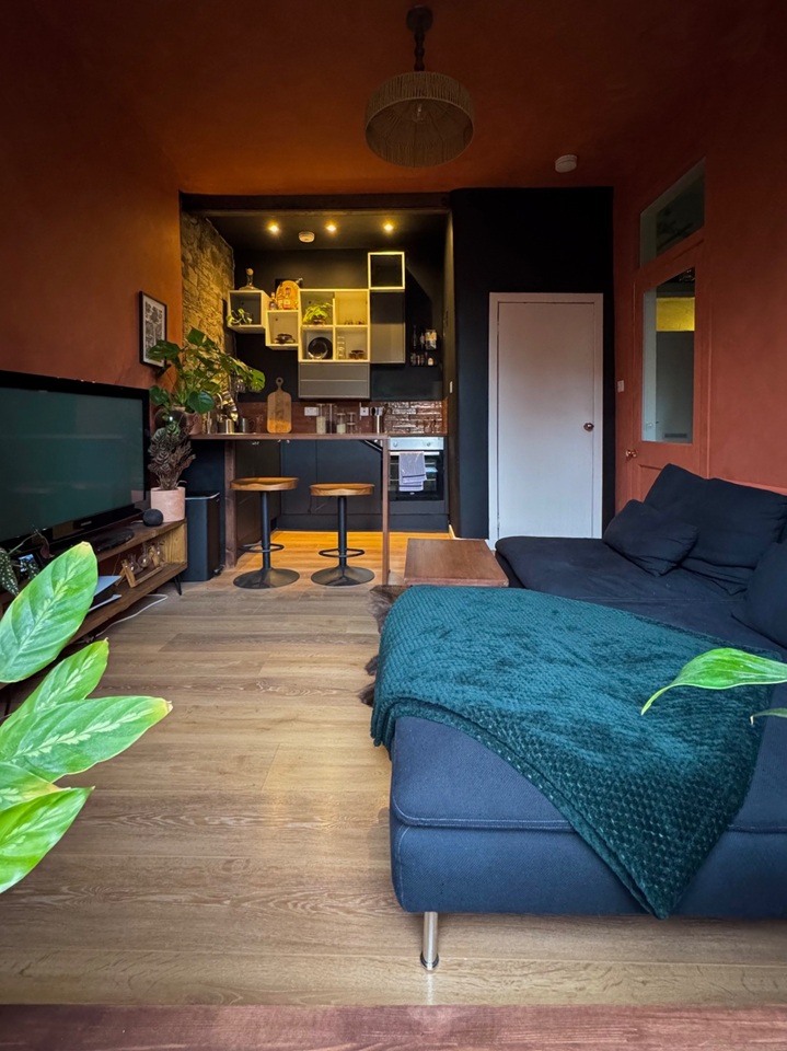1 Bed Flat, Milton Street, EH8 photo 2
