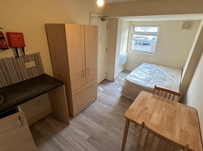 Studio Flat, Chesterton Way, RM18
