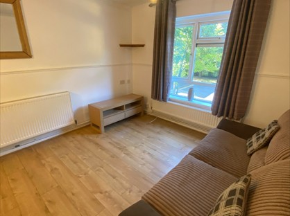 2 Bed Flat, Maindy, CF14