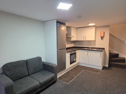 1 Bed Maisonette, Lower Cathedral Road, CF11