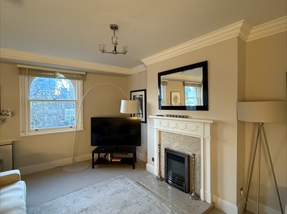 Room in a Shared Flat, London, SW1V