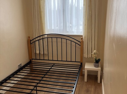 1 Bed Flat, Clayhall, IG5