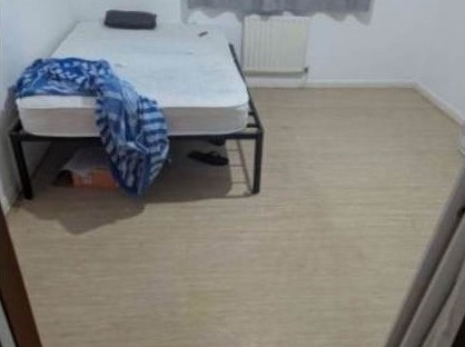 Room in a Shared Flat, Horatio Place, E14