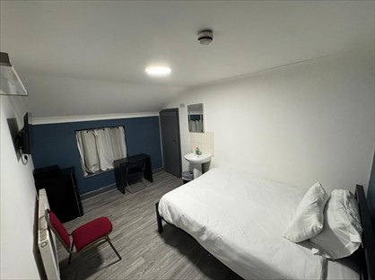 Room in a Shared House, Barking Park Hotel, IG11