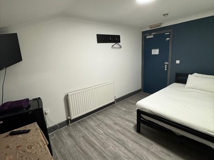 Room in a Shared House, Barking Park Hotel, IG11