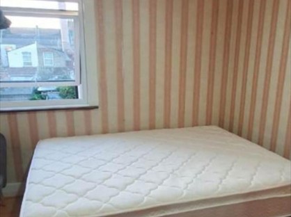 Room in a Shared House, Shelley Avenue, E12