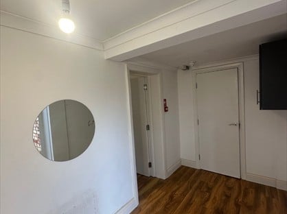 1 Bed Flat, Slades Hill, EN2