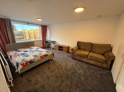 Room in a Shared House, Thirston Way, NE3