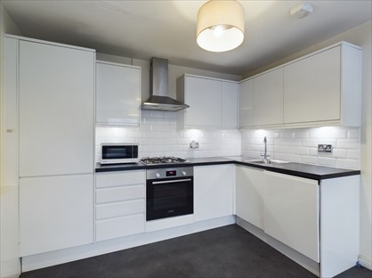 Room in a Shared House, London, SW8