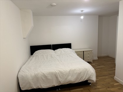 1 Bed Flat, Market Street, SE18
