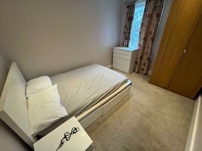 Room in a Shared House, London, SW16