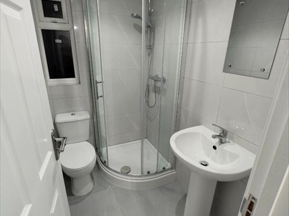 Room in a Shared House, Bath Road, SL1