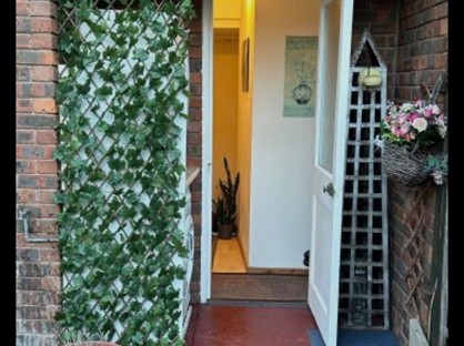 Studio Flat, London, SW19