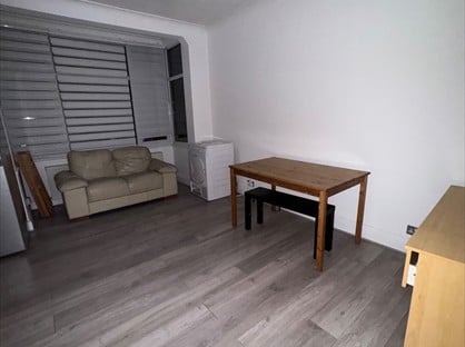 3 Bed Flat, Hamilton Road, SW19