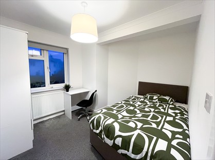 Room in a Shared House, Charnwood Avenue, NG9