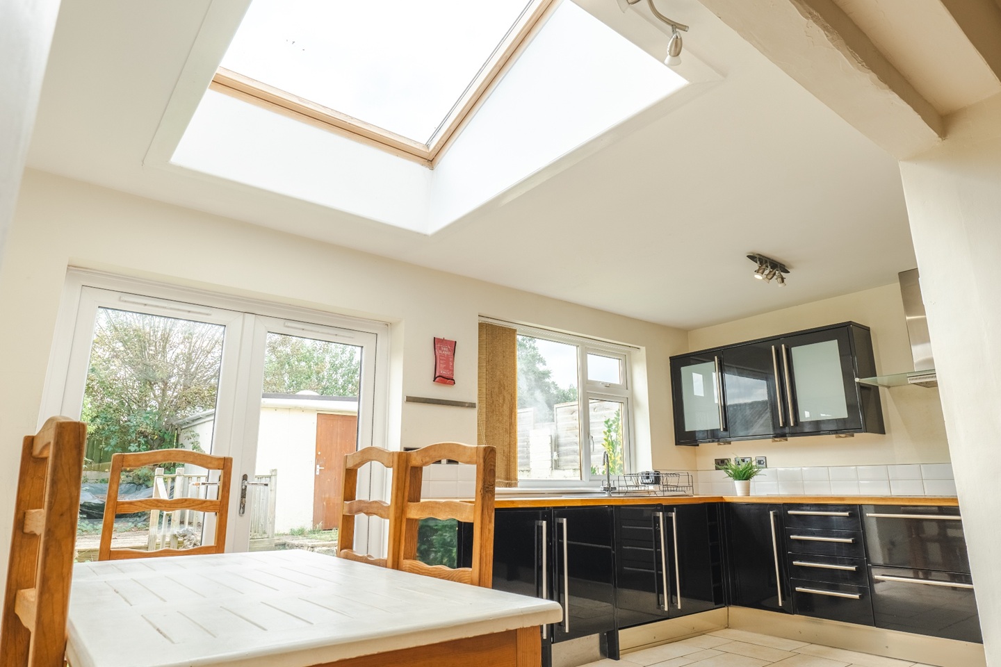 6 Bed Semi-Detached House, Mackie Road, BS34, N1 7GU