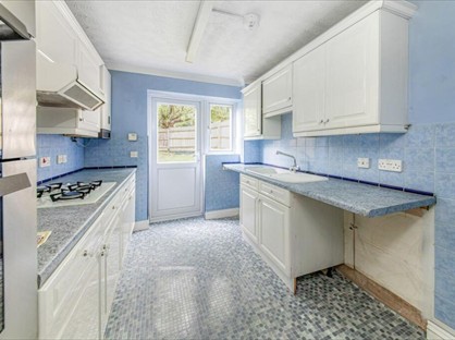 3 Bed Semi-Detached House, Grimsbury Green, OX16