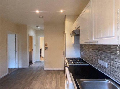 2 Bed Flat, Burrage Road, SE18