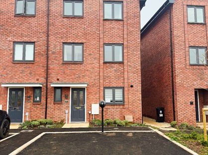 5 Bed Semi-Detached House, Baylis Gardens, BS34