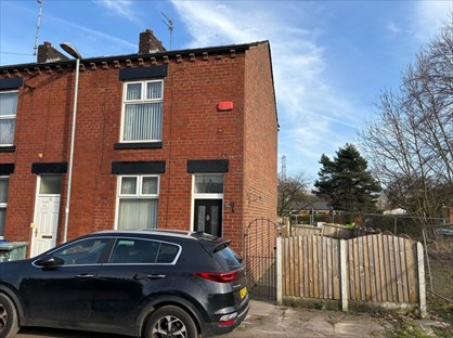 2 Bed Terraced House, Smethurst Street, M24