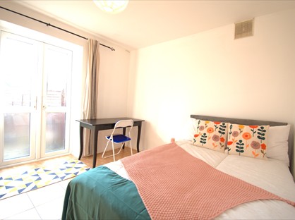 Room in a Shared House, Taylors Green, W3