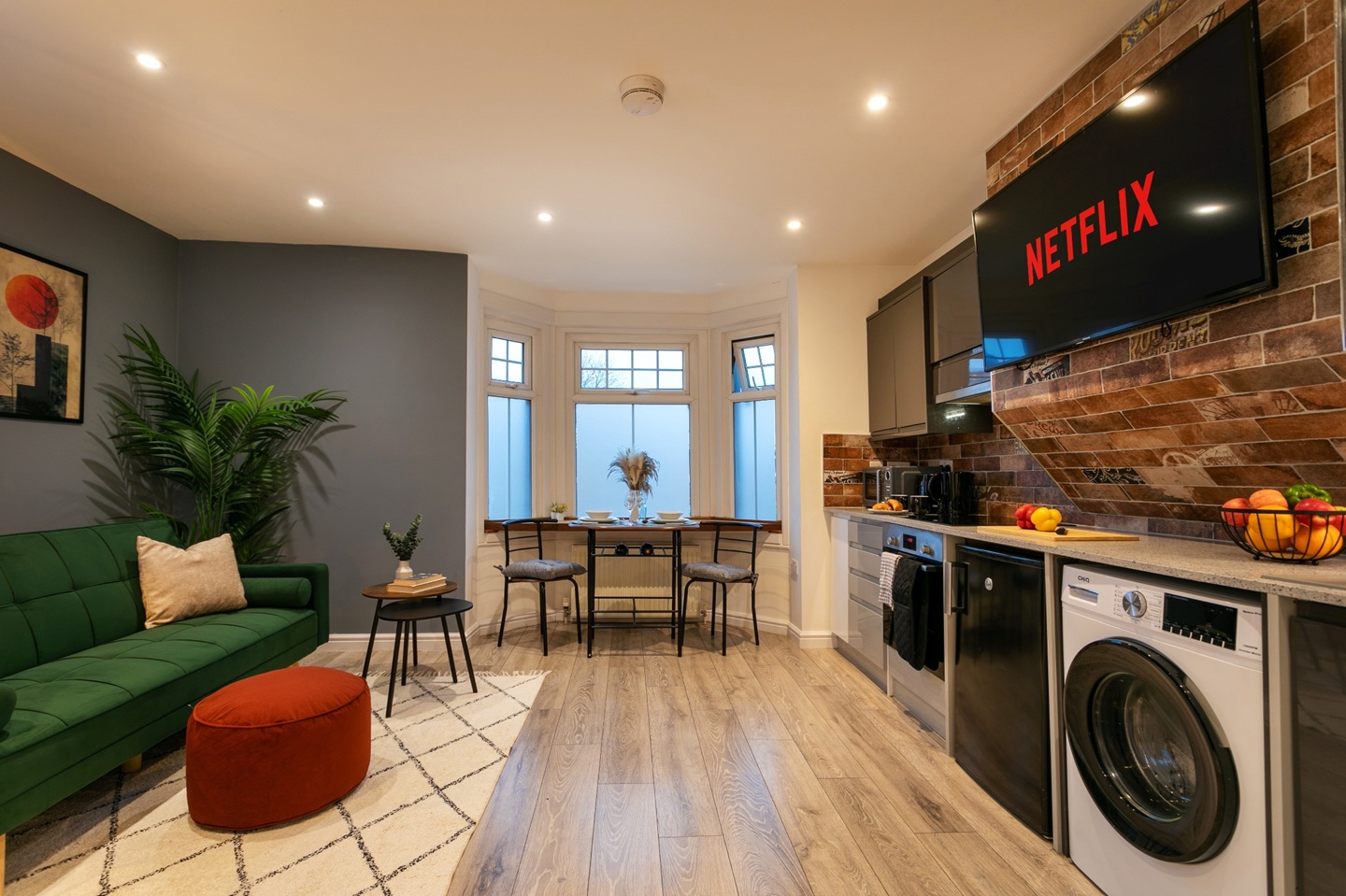 1 Bed Flat, Vastern Road, RG1, N1 7GU