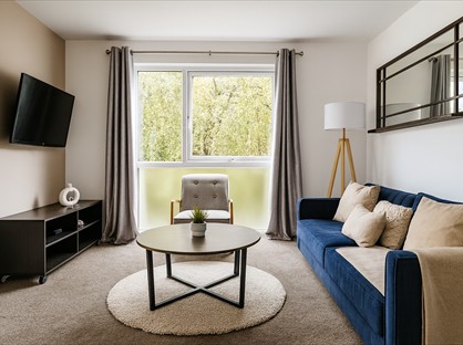 2 Bed Flat, Ravensmede Way, W4