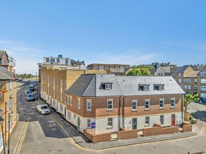 3 Bed Terraced House, Cobbs Place, CT9