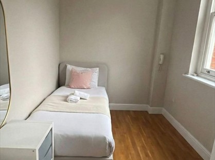 Studio Flat, London, NW6