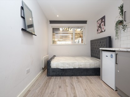 Studio Flat, Sussex Road, UB2