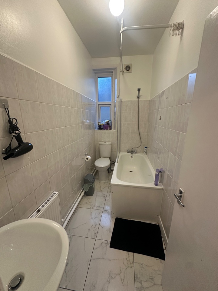 Additional image 3 of Room in a Shared House, Brecknock Road, N19, N1 7GU