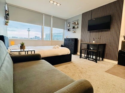 Studio Flat, Strand St, L1