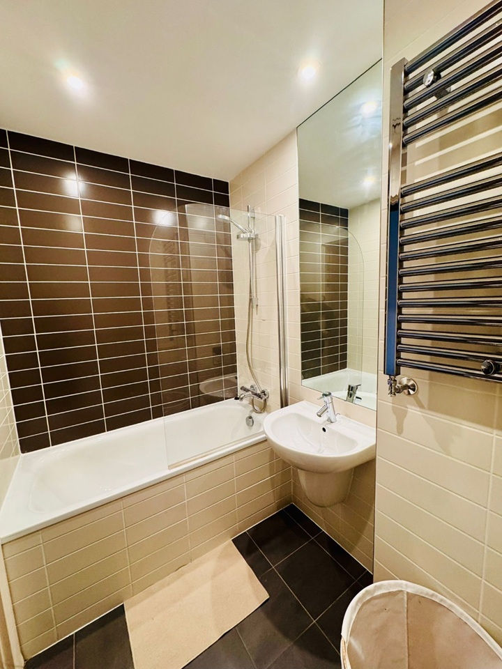 Additional image 7 of Studio Flat, Strand St, L1, N1 7GU