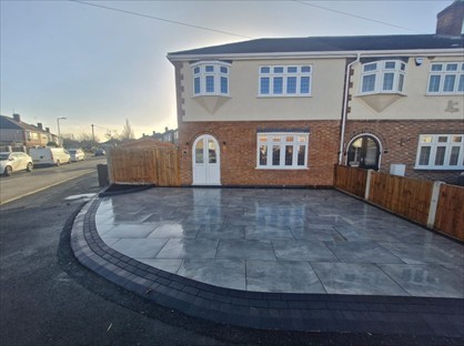 3 Bed Semi-Detached House, Garry Way, RM1