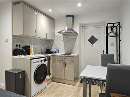 Studio Flat, Sidmouth Street, M34