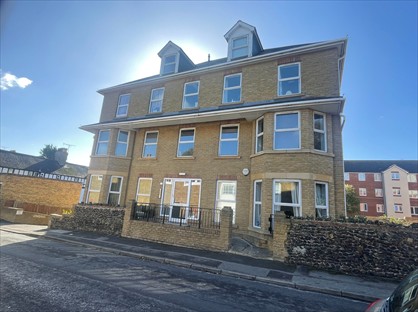 2 Bed Flat, Essex Road, CT8