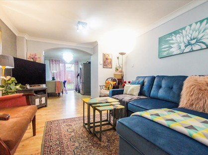 3 Bed Terraced House, Bridport Close, RG6